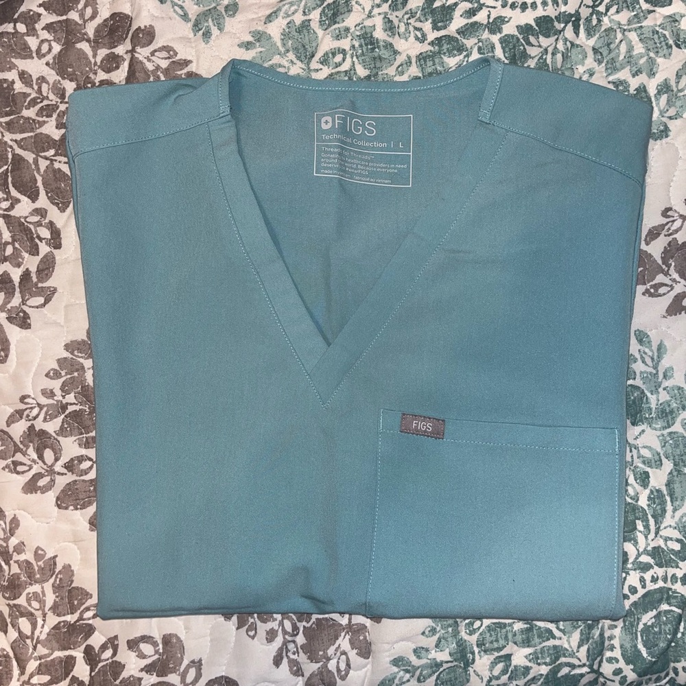 FIGS women's Seaglass Catarina™ - One-Pocket Scrub Top - L / Seaglass